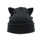 Το ύφος υφάσματος χειμερινού πολυεστέρα πλέκει γατών αυτιών θερμό βαριεστημένο καπέλο καπέλων Beanie καπέλων το χαριτωμένο