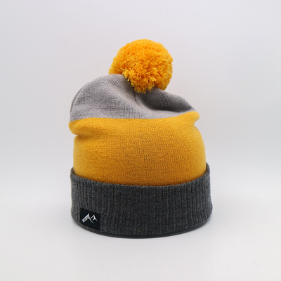 Ελαφριά 58CM πλέκουν τα καπέλα Beanie για τη χειμερινή εποχή μαύρο γκρίζο σε κίτρινο