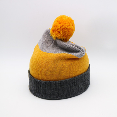 Ελαφριά 58CM πλέκουν τα καπέλα Beanie για τη χειμερινή εποχή μαύρο γκρίζο σε κίτρινο