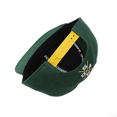 Αναπνευστικά πλαστικά καπέλα Snapback με δομημένη επίπεδη άκρη και προσαρμοσμένο κεντήματα Logo Camo χρώμα