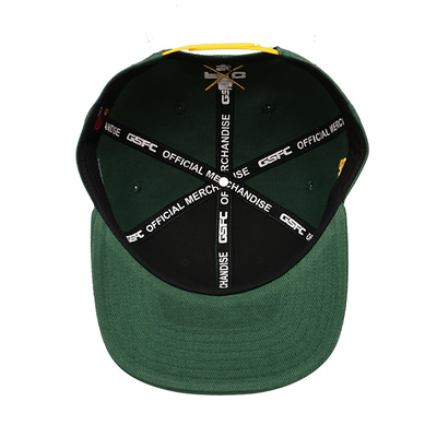 Αναπνευστικά πλαστικά καπέλα Snapback με δομημένη επίπεδη άκρη και προσαρμοσμένο κεντήματα Logo Camo χρώμα