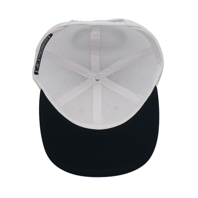 Προσαρμοσμένα κεντημένα μάτια 6 Πίνακας Trucker Cap με προ καμπυλωμένο οπτικό